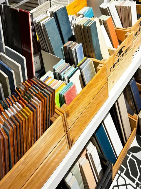 Kleinteilige Fliesen: Materialbeispiel aus unserer Auswahl