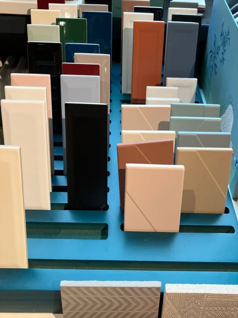 Kleinteilige Fliesen: Materialbeispiel aus unserer Auswahl