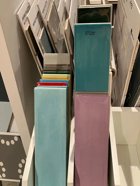 Kleinteilige Fliesen: Materialbeispiel aus unserer Auswahl
