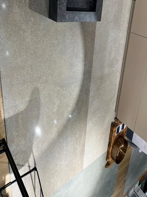 Feinsteinzeug: Materialbeispiel aus unserer Auswahl